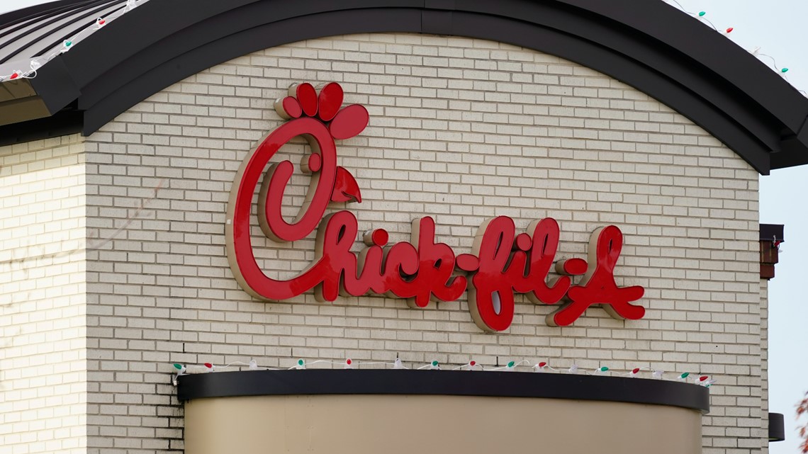 Chick-fil-A testing elevated drive-thru, mobile-only concepts - Vimarsana News