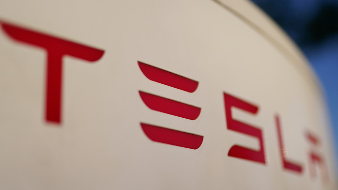 Tesla faces government investigation over 'phantom braking' - Vimarsana News