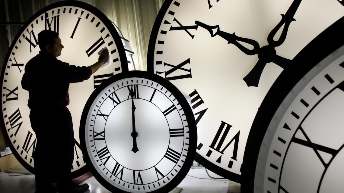 Daylight saving time: Clocks 'fall back' just days from now | kens5.com