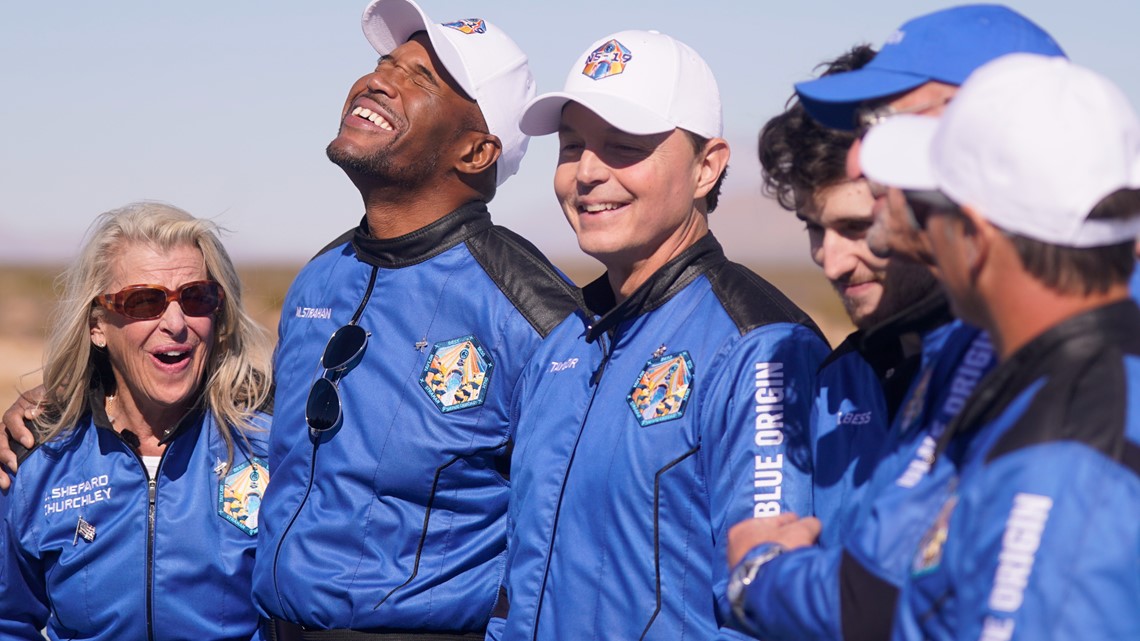 TV's Strahan flies in space with astronaut's daughter - Vimarsana News