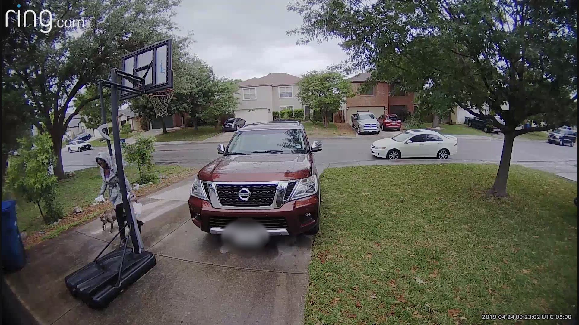 Investigators with San Antonio’s Animal Care Services Department need to identify the person who was caught by a doorbell security camera leaving a pet tied to a driveway basketball hoop.If you have information about the case or the identity of the person in the video, call 311.