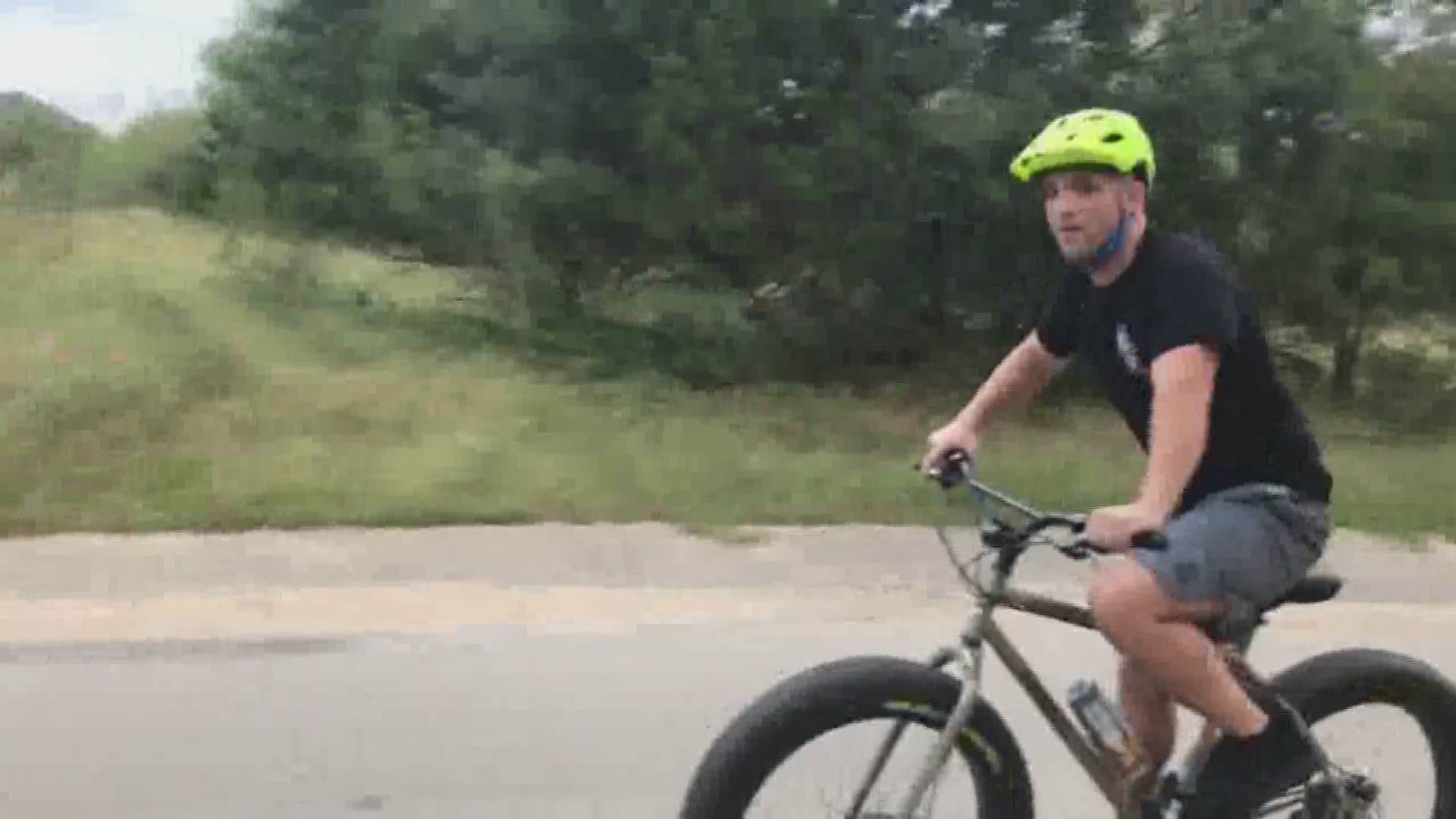 A Marine Corps veteran is offering two-wheel therapy on the trails of San Antonio. Eyewitness News reporter Sharon Ko has more.