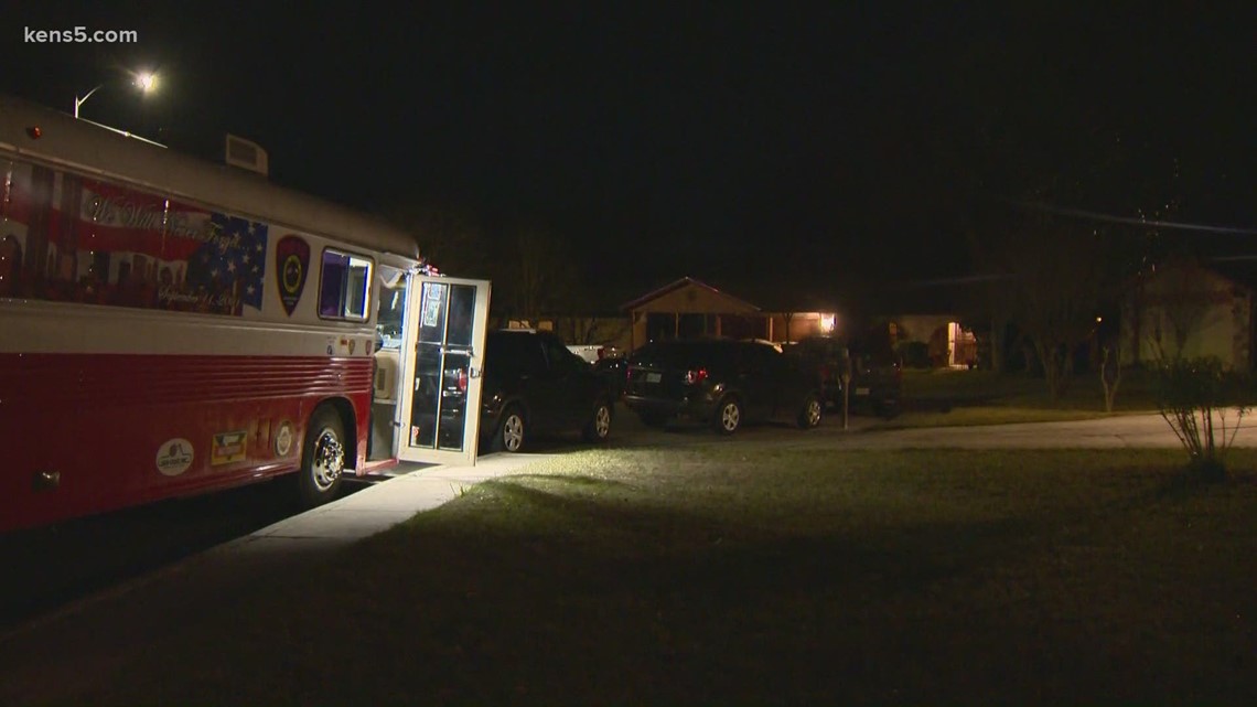 SAPD: Shooting suspect barricaded in west-side home - Vimarsana News