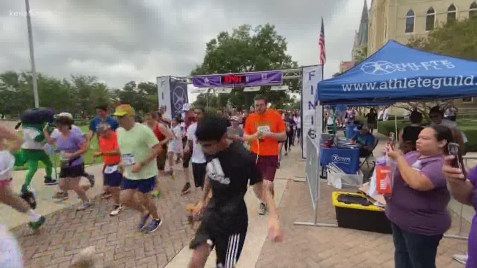 The Purple Run for Domestic Violence Awareness made the rounds Saturday morning in San Antonio.