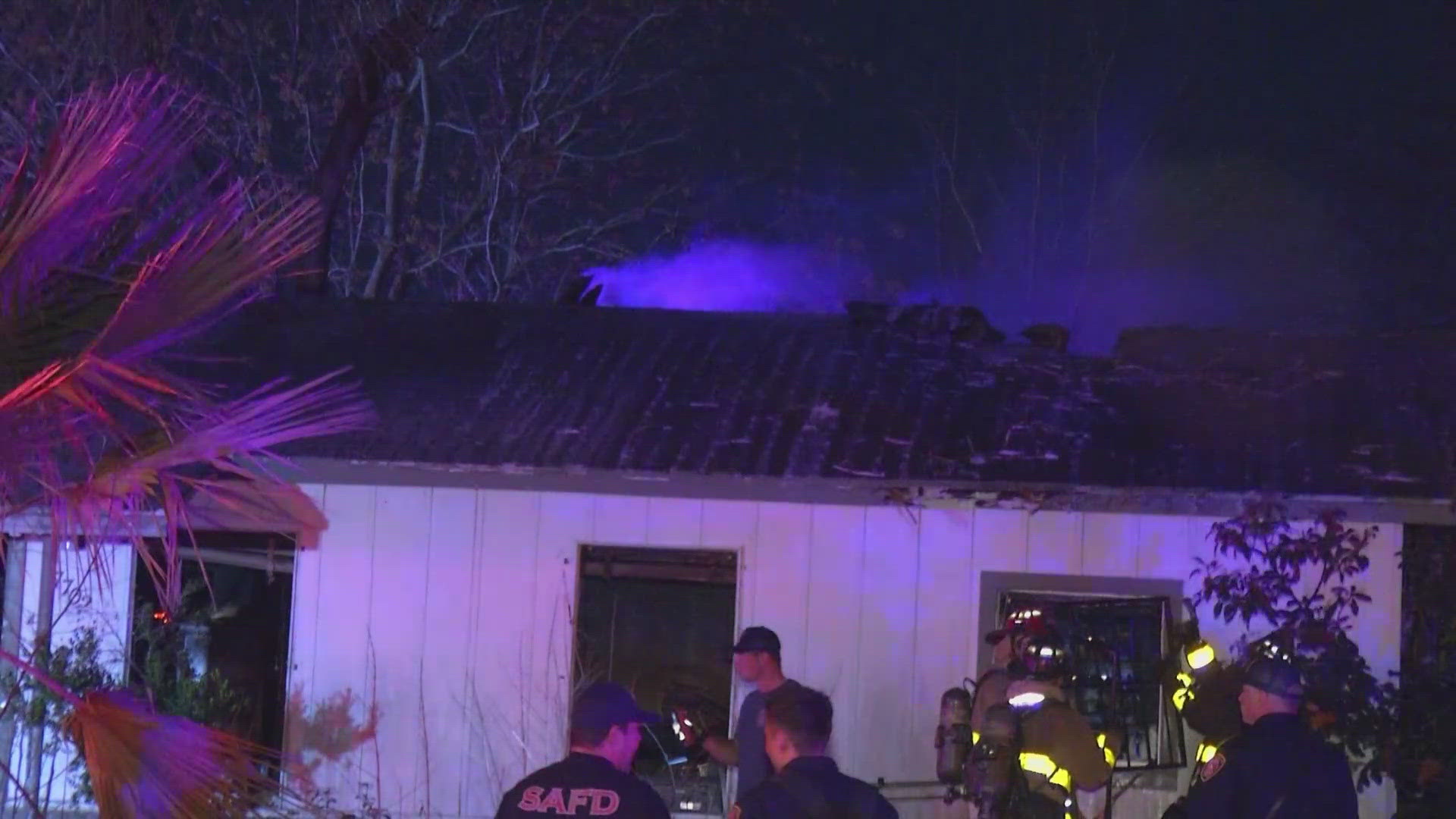Fire damages abandoned hoarder house on San Antonio’s west side, SAFD ...