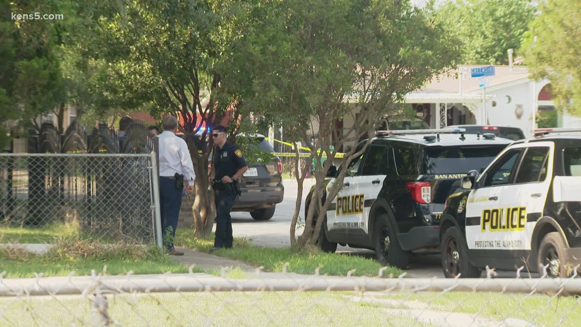 'I did everything I could' | Grandmother tried to save 15-year-old shot and killed in west-side neighborhood - Vimarsana News