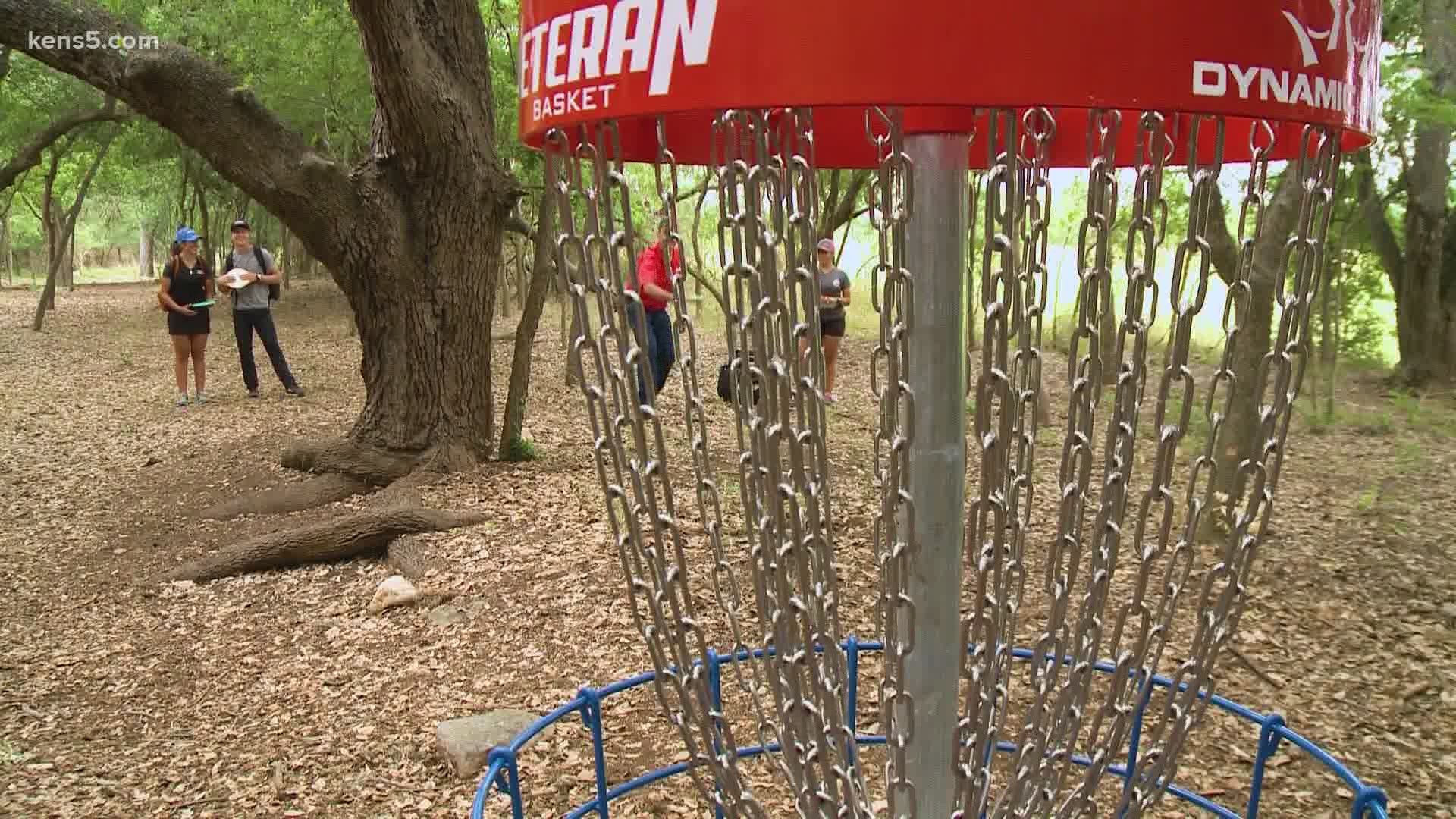 This week on Texas Outdoors, KENS 5's Barry Davis works on his golf game, but not the kind you think.