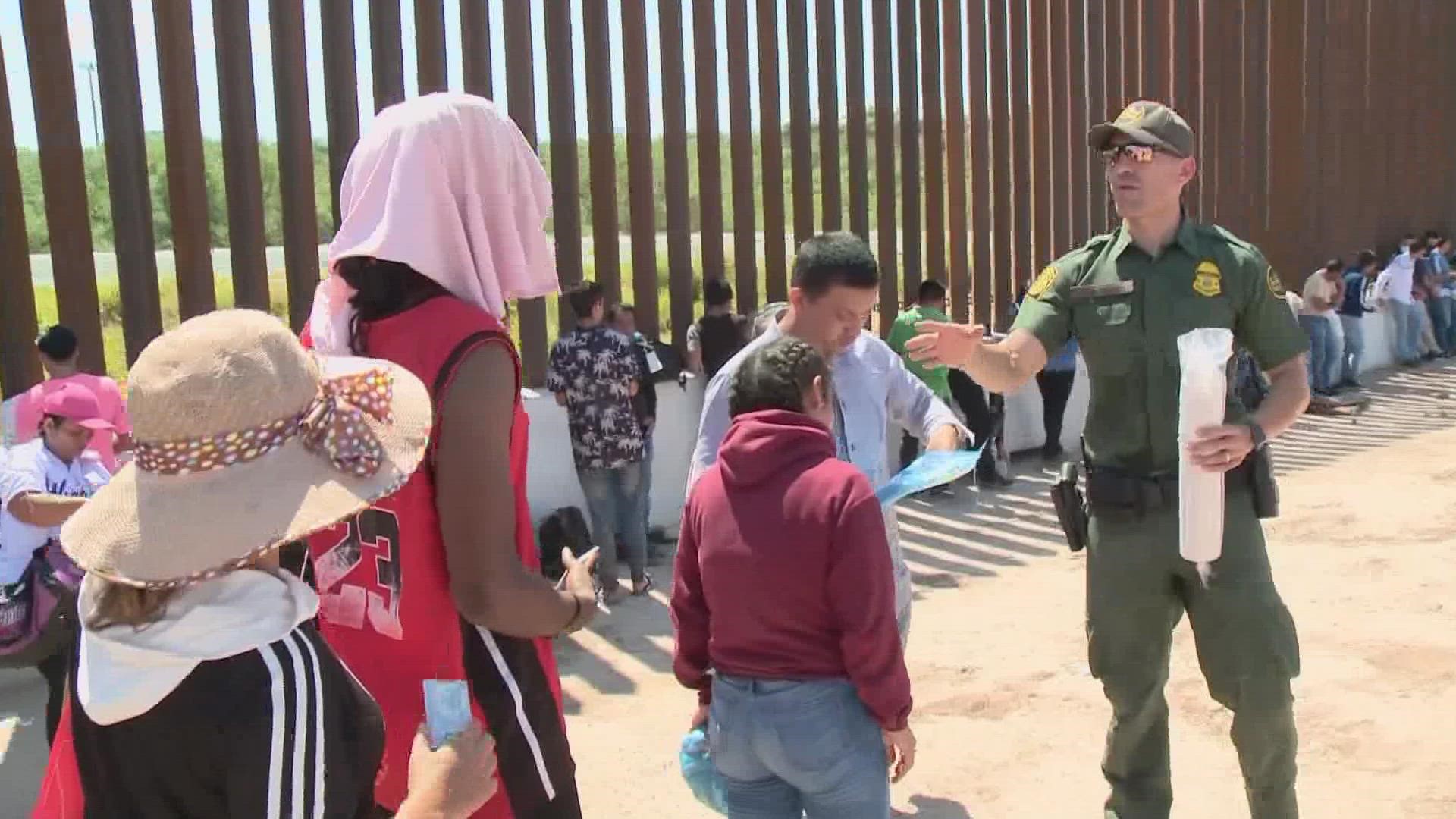 Influx of migrants in Eagle Pass area overwhelming agents, Border ...