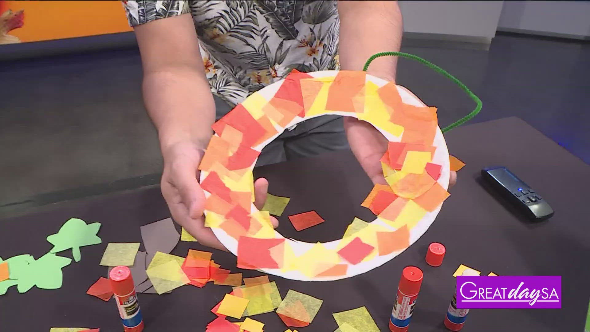 Multi-Skilled Journalist Justin Calderon helps make a DIY kid's fall-themed craft with The San Antonio Public Library.