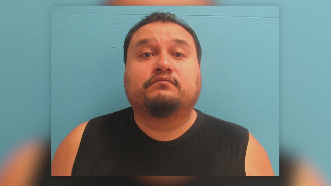 saisd-teacher-arrested-for-sending-inappropriate-texts-to-high-school