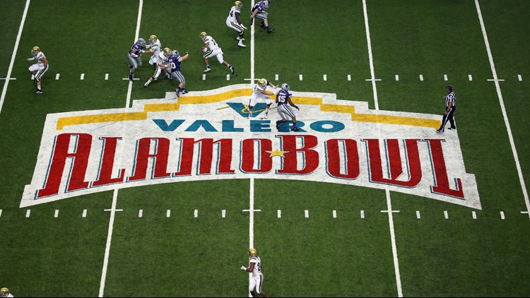 Big match-up happening in Alamo Bowl with Oregon taking on Oklahoma