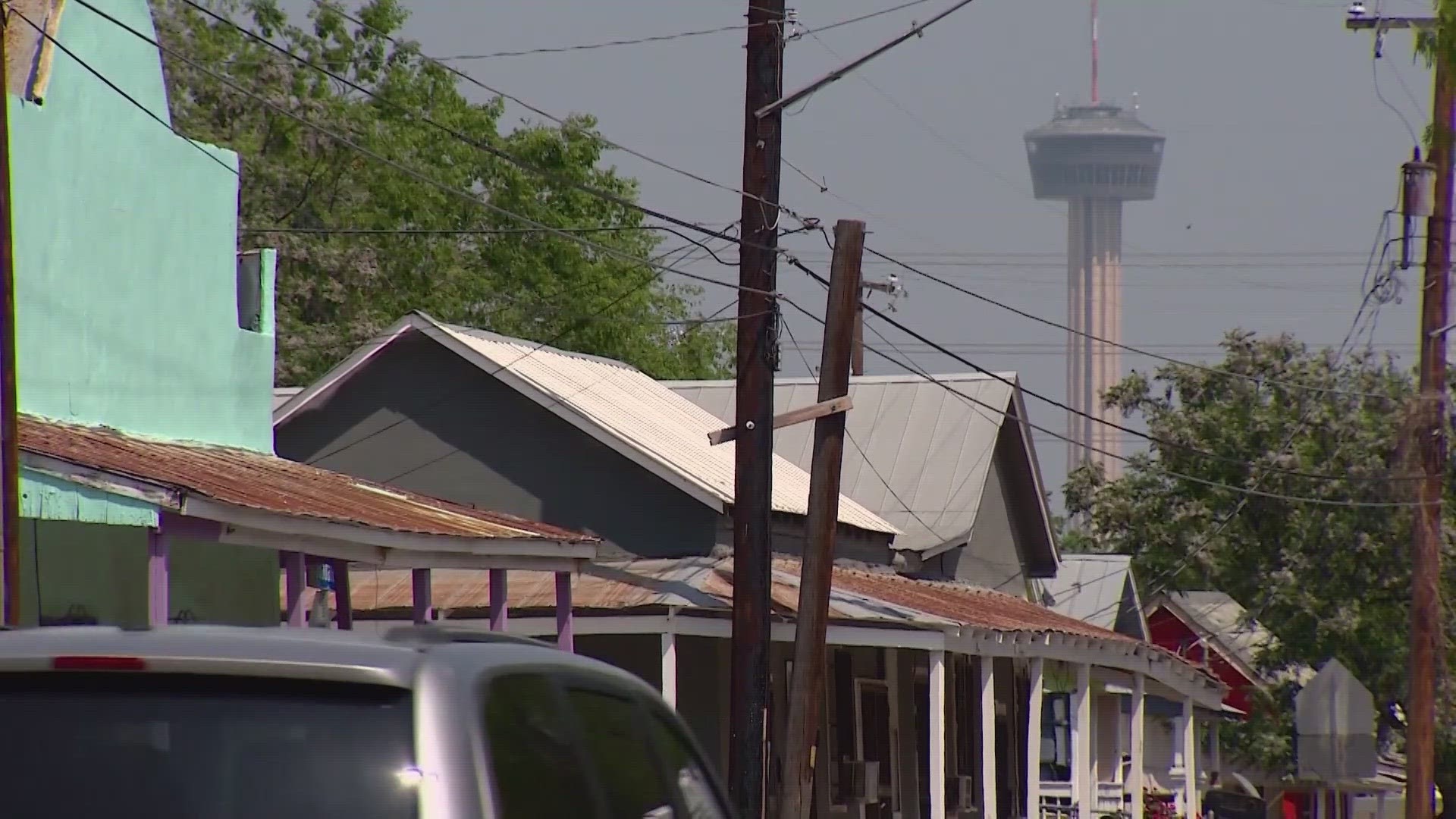 Housing forum held on west side to tackle challenges Latino families are facing in housing market