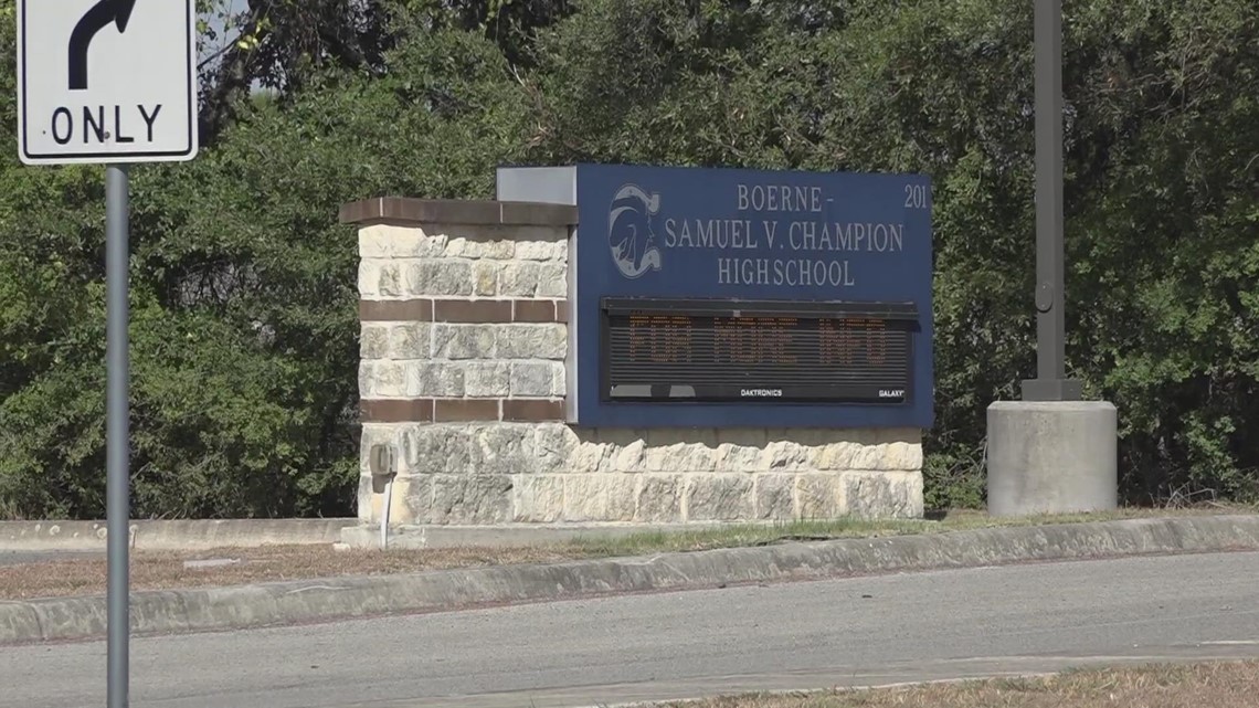 Boerne Champion High School teacher resigns after admitting to inappropriate communication with students
