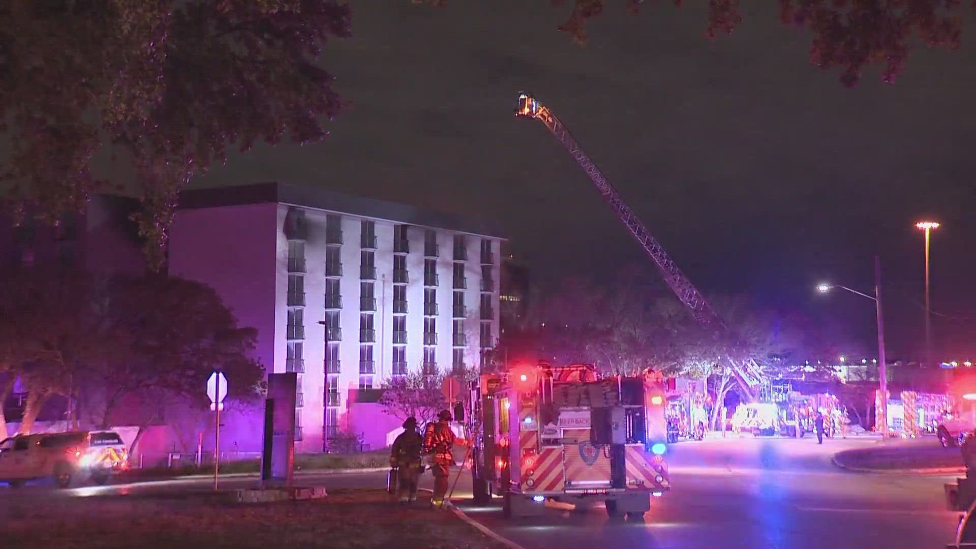 Two abandoned buildings in San Antonio catch fire within hours