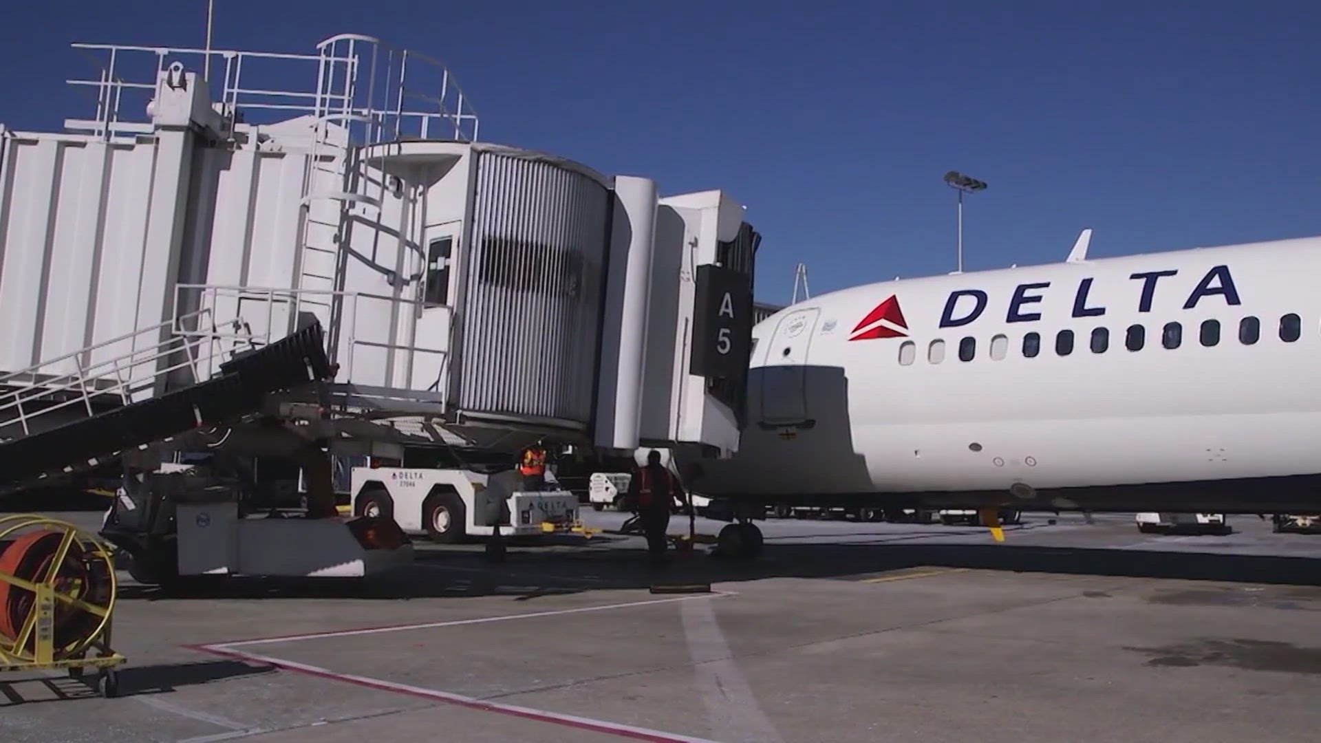 Delta Airlines changes uniform policy following complaints sparked by ...