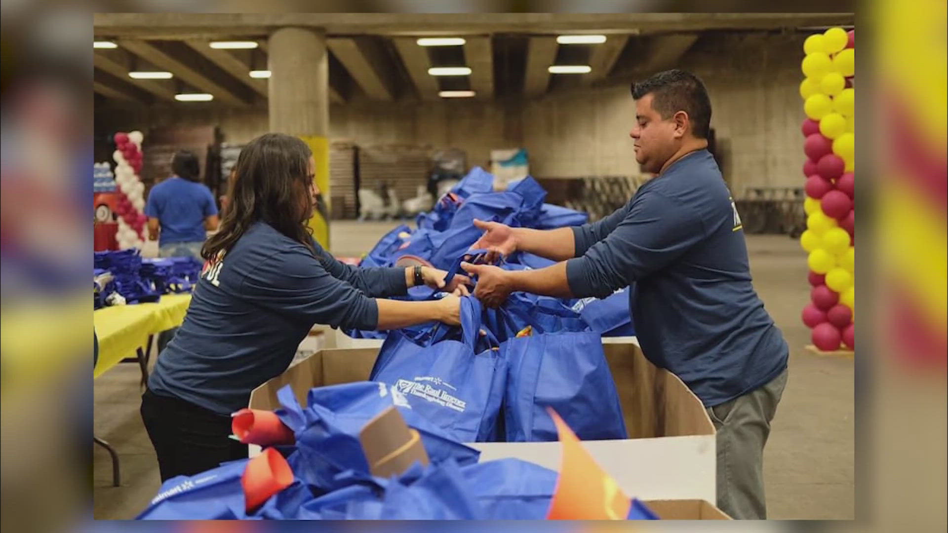 Event organizers are working to make sure San Antonians don't spend Thanksgiving alone without a warm meal.