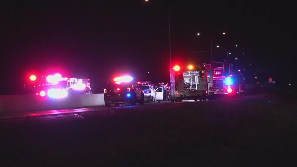 Wrong-way driver dies after crashing into another car | kens5.com