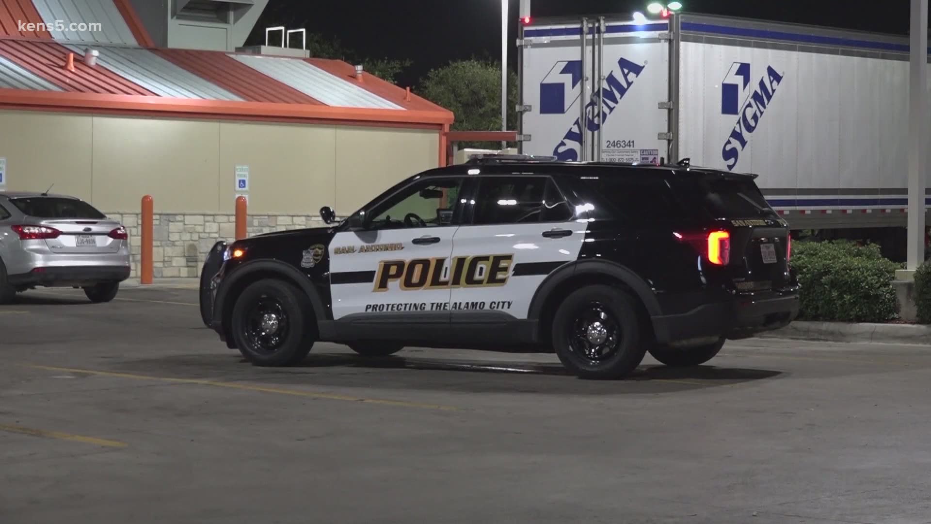 Couple shot by motorcyclist during apparent road rage incident | kens5.com