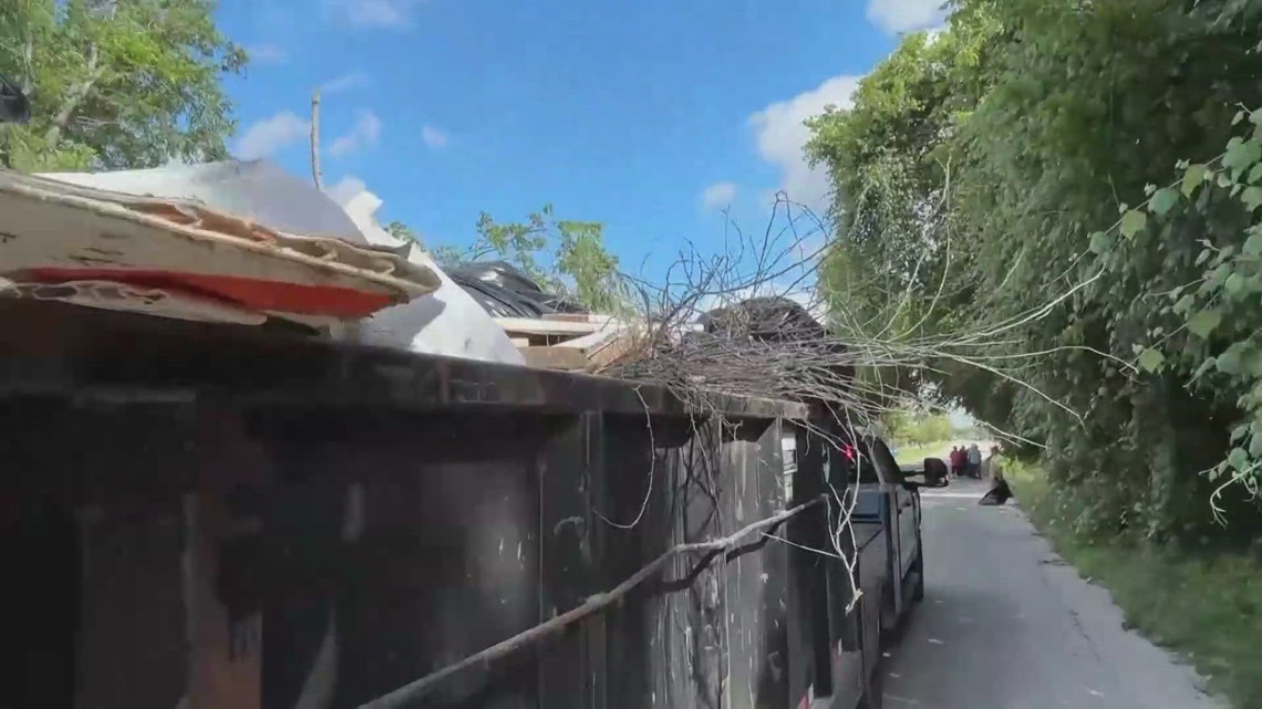 Volunteers boost San Antonio Stock Show cleanup efforts ahead of Spurs downtown move