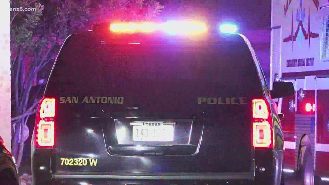 Suspects attempt to stab man after he refuses to give them more money outside store, police say - Vimarsana News