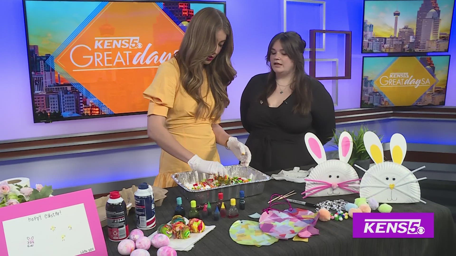 Jordyn Turner with Children's Lighthouse shows Roma a safe & fun way dye Easter eggs.
