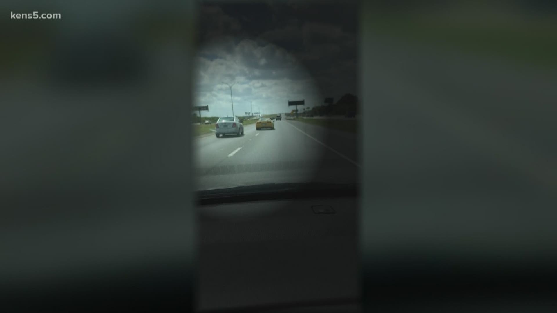 A dangerous driver swerving and nearly slamming into other cars. The woman who recorded his driving took charge of the situation and helped his capture.