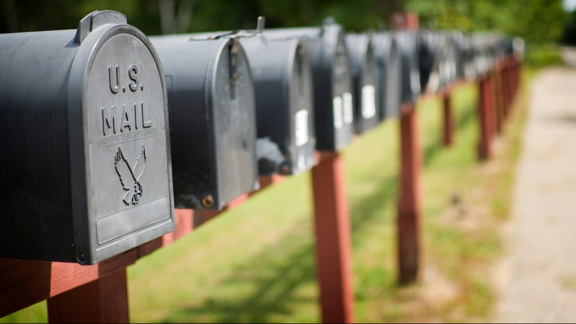 Is it illegal to park in front of mail boxes in San Antonio?