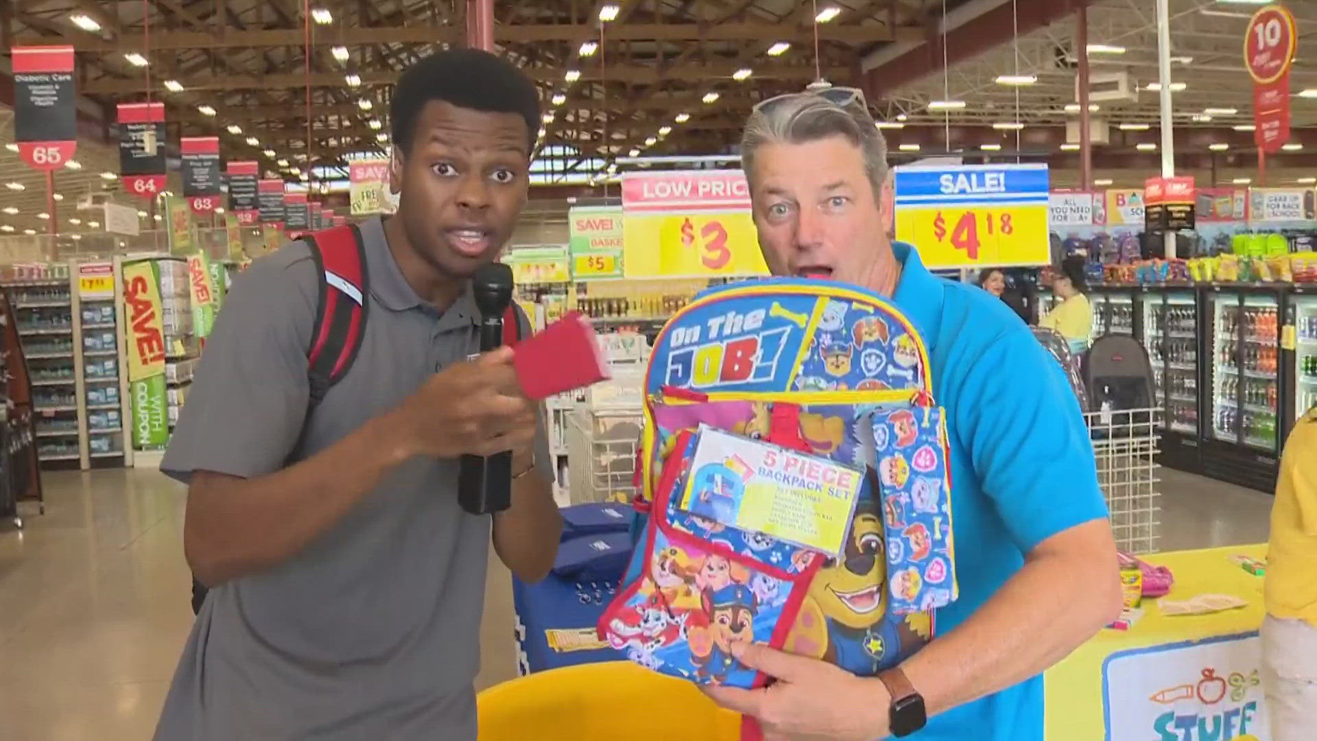 Earl Stoudemire is live at H-E-B with officials collecting donations from residents and organizations.