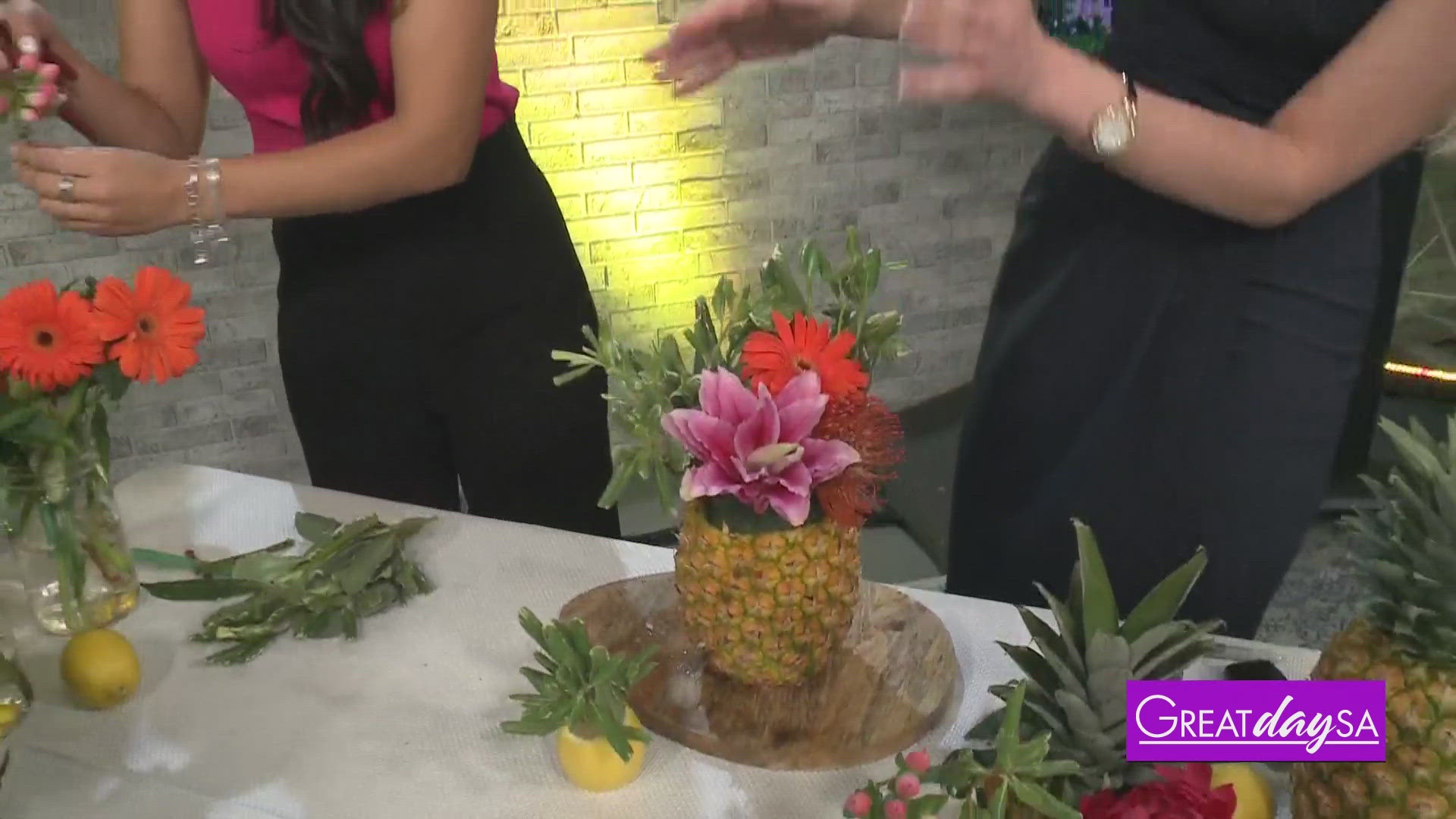 Lead Designer Lizbeth Patino from D Picnic shows us tome tips, tricks, and how to find beautiful party decor.