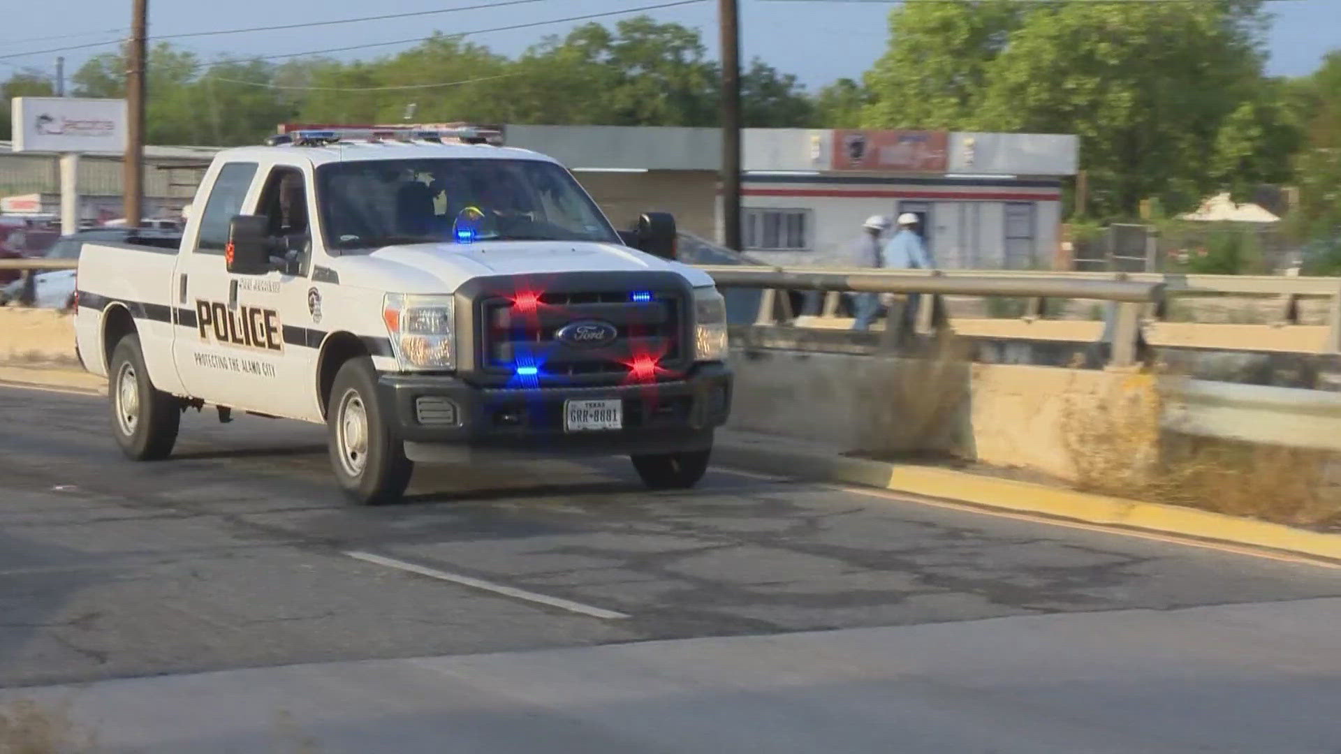 San Antonio police are investigating a fatal rollover crash that happened on the south side of town early Monday.