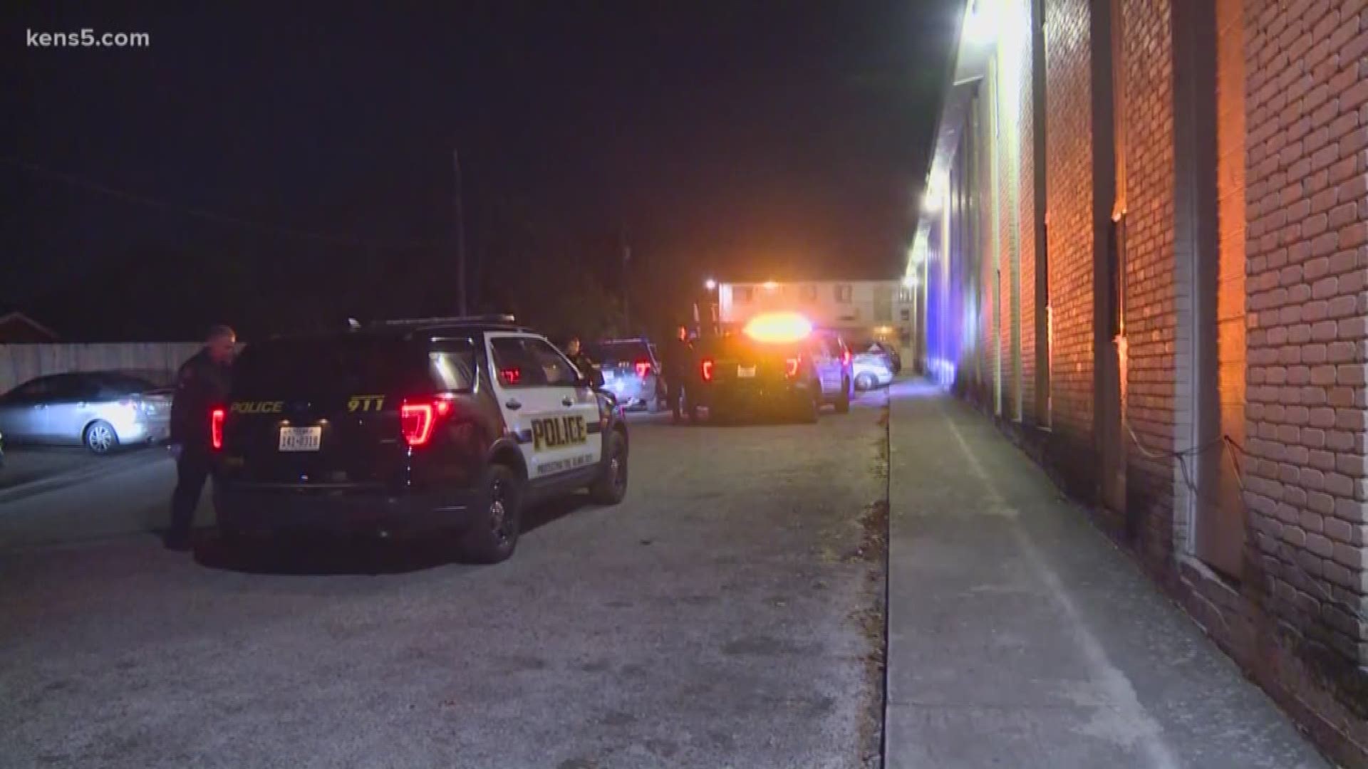 An all-out manhunt in northwest San Antonio after multiple suspects shot a man in an apartment complex parking lot. The victim is in serious condition.