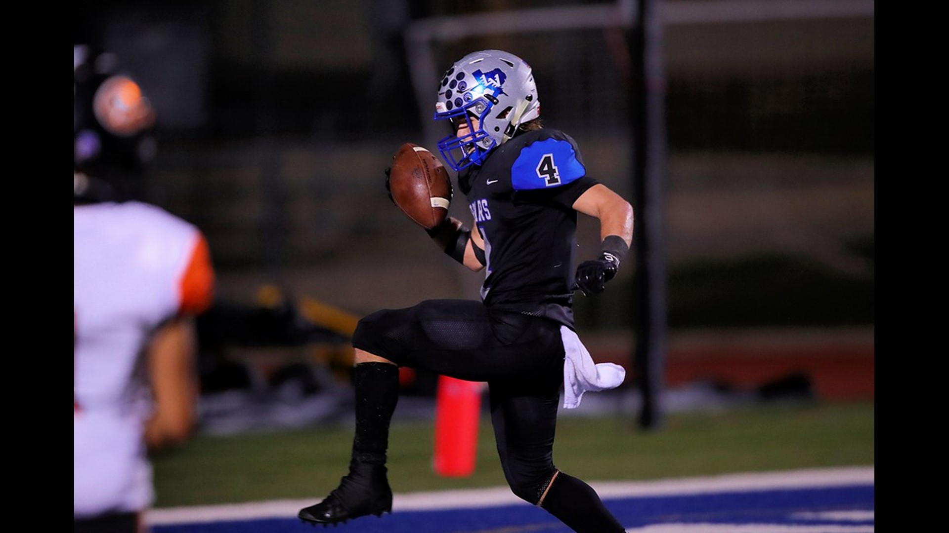 PHOTO GALLERY: La Vernia Bears Beat Gonzales Apaches 47-16 | Kens5.com