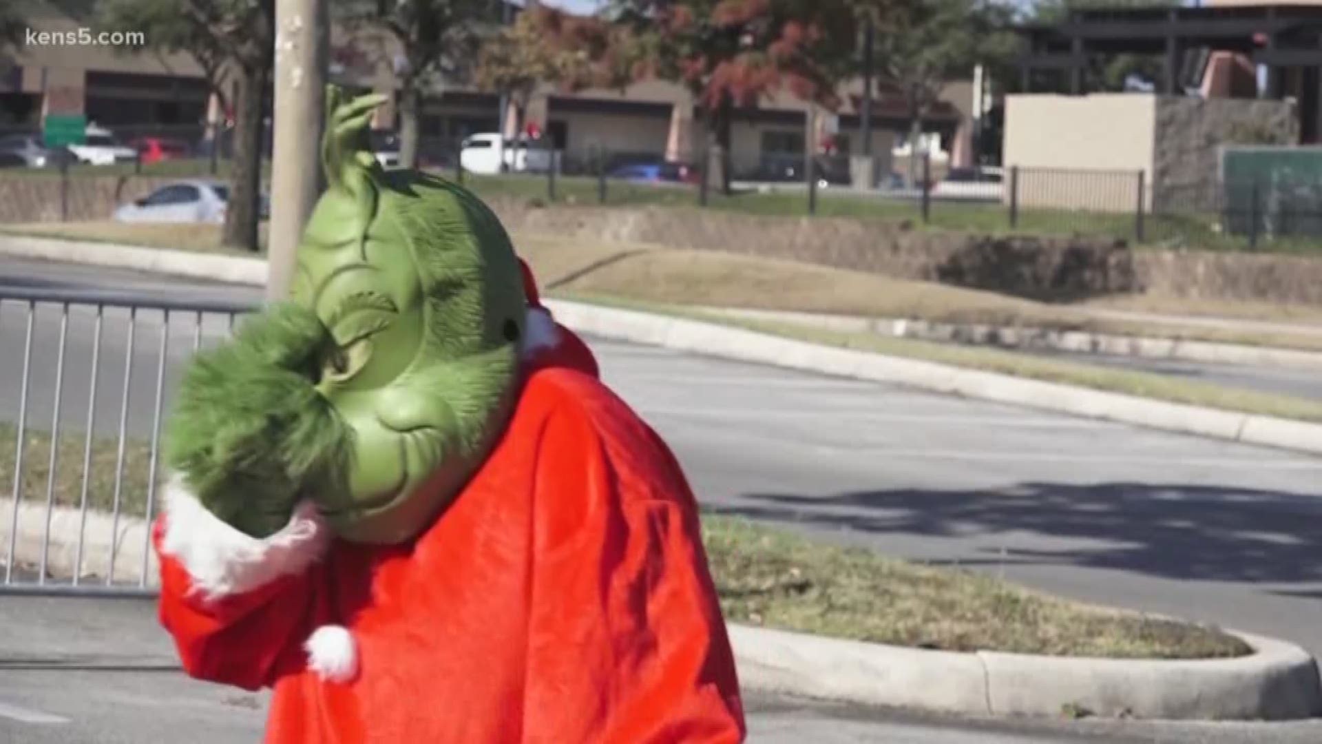 As the Christmas creep inches earlier than ever, police want to keep stores "Grinch-Free Zones." Eyewitness News reporter Erica Zucco explains.