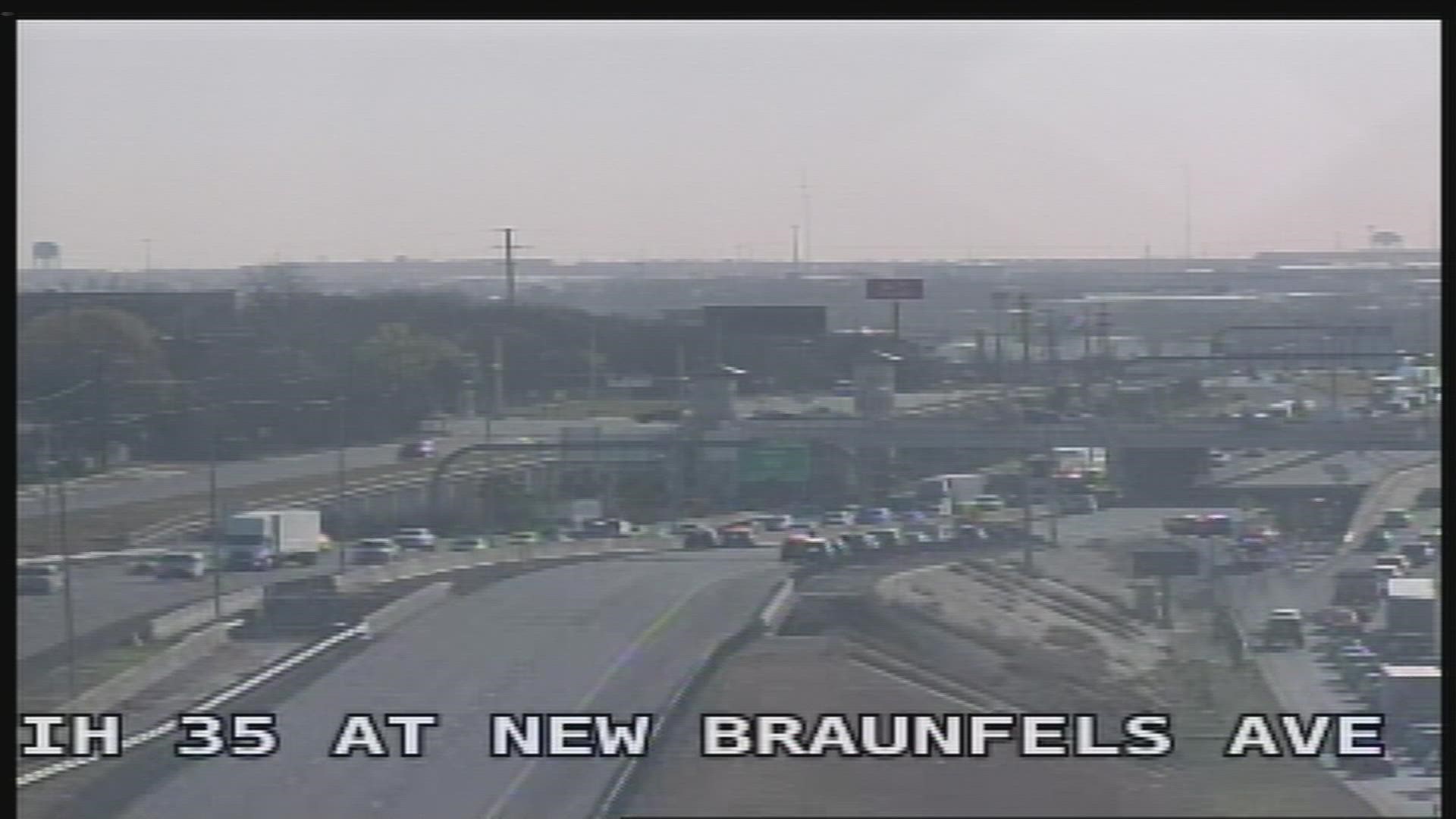 Lanes of I-35 at North New Braunfels are closed due to an accident