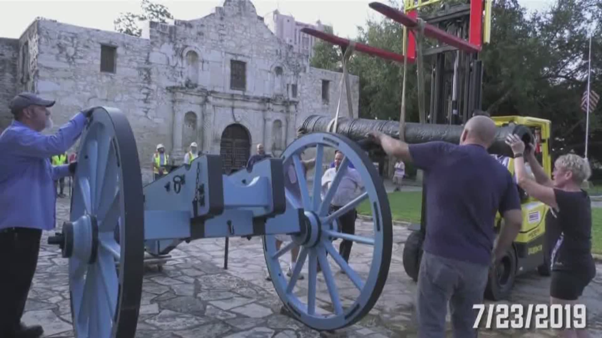 The famous 16-pound cannon used in The Battle of the Alamo is restored and is now in front of the Alamo. Associate Curator, Ernesto Rodriguez, shares more.