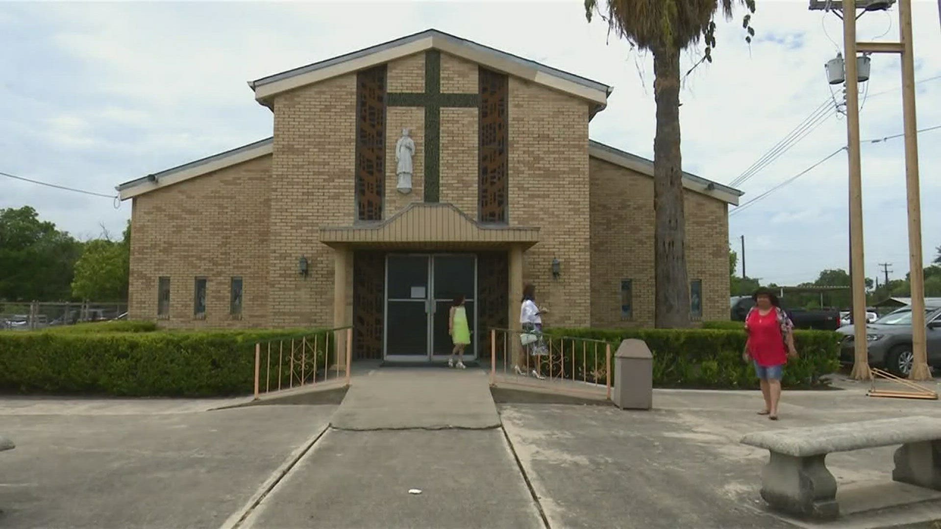 It was a historic day in San Antonio as the first parish in the archdiocese closed its doors. St. Stephen's Catholic Church on the west side celebrated its final Mass at noon Sunday.