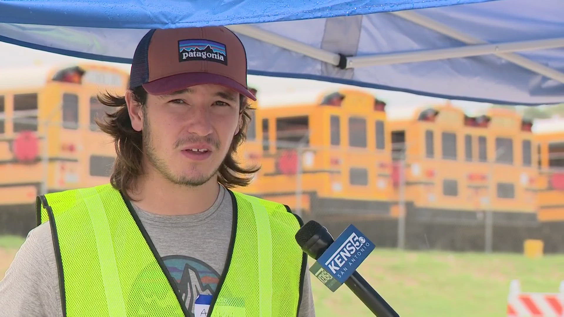 The rain in Kerr County hasn't slowed down volunteer efforts for the flood response.
