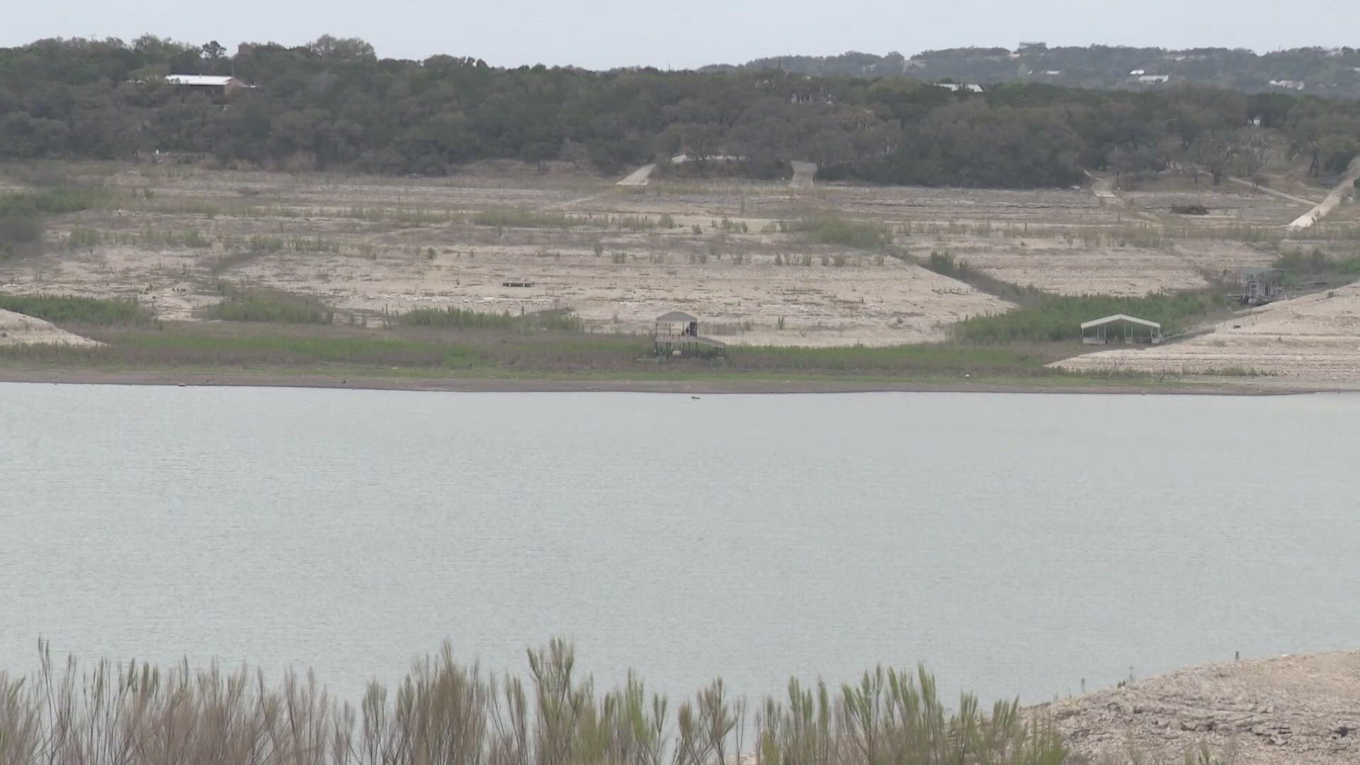 Business owners hopeful for rain to raise Medina Lake water levels ...