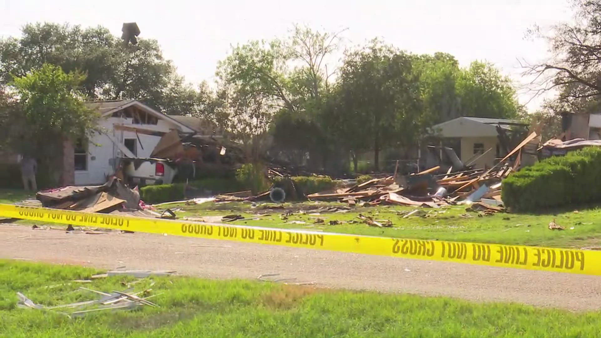 Ring camera video shows aftermath of explosion of Floresville home ...