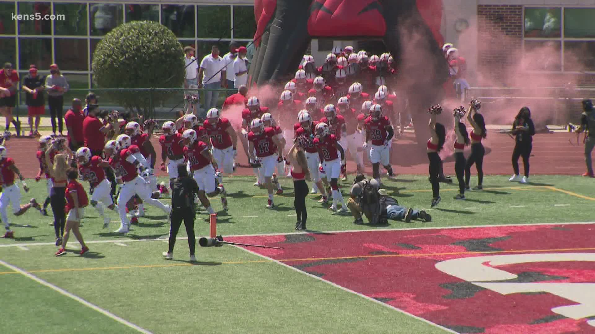 The Cardinals improved to 3-0 in their abbreviated spring season, defeating Southeastern Louisiana 56-45.