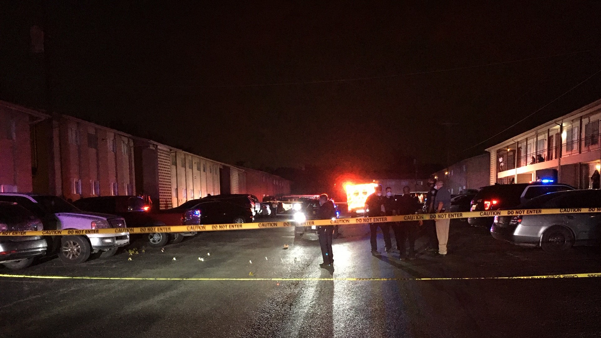 1 dead, 1 injured after apartment complex shooting, police say