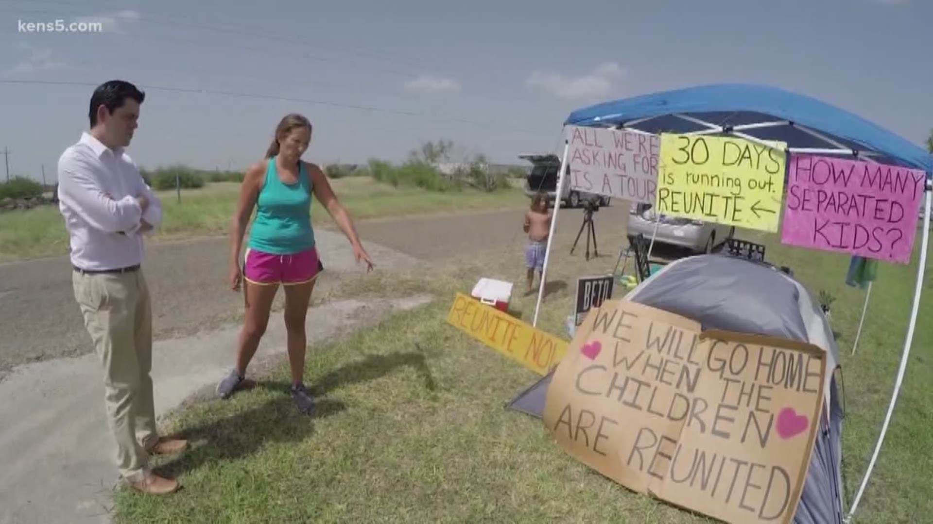 A New York family is camping outside a Texas border shelter in protest until migrant children are reunited with their parents.