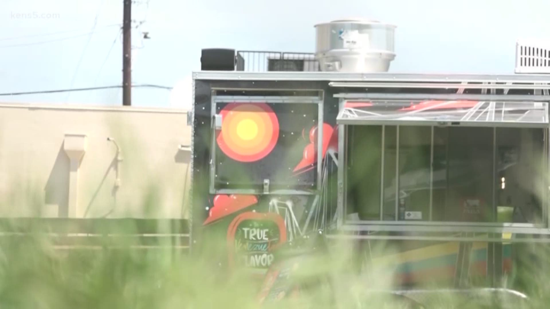 As temperatures continue to break the triple digits this week, one food truck owner says it feels like 132 degrees in his truck.