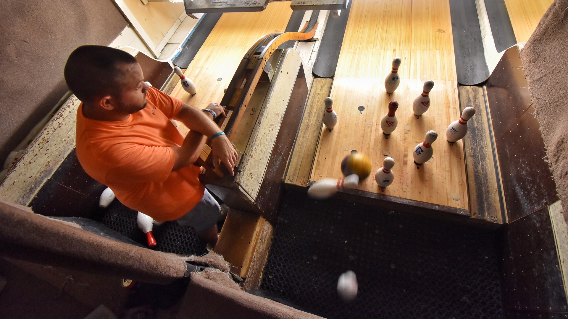 Texas Niners The last bastion of ninepin bowling lives on in San