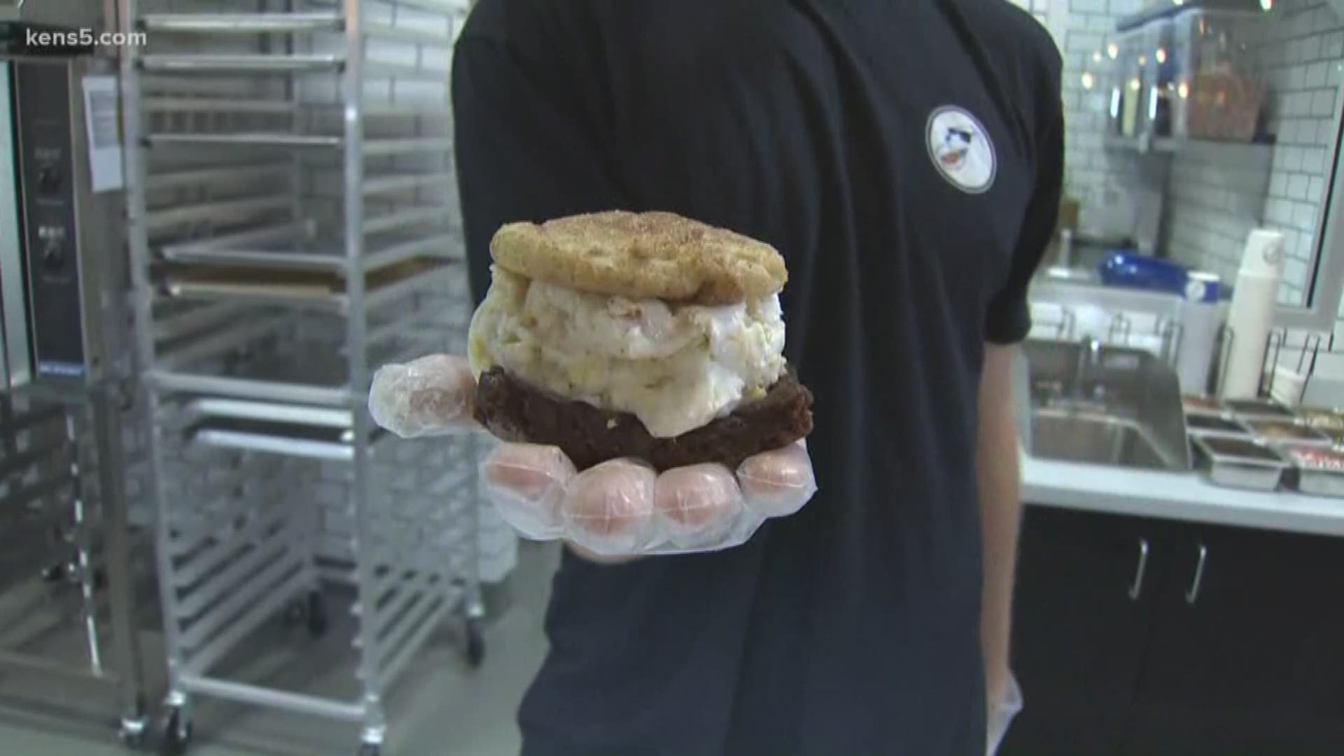 KENS 5's Audrey Castoreno tries out the unique delights at the Baked Bear at La Cantera, which offers baked cookie ice cream sandwiches.