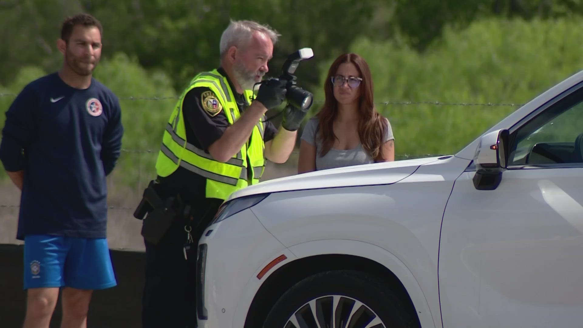 San Antonio police looking for driver who fired at man's truck in road ...