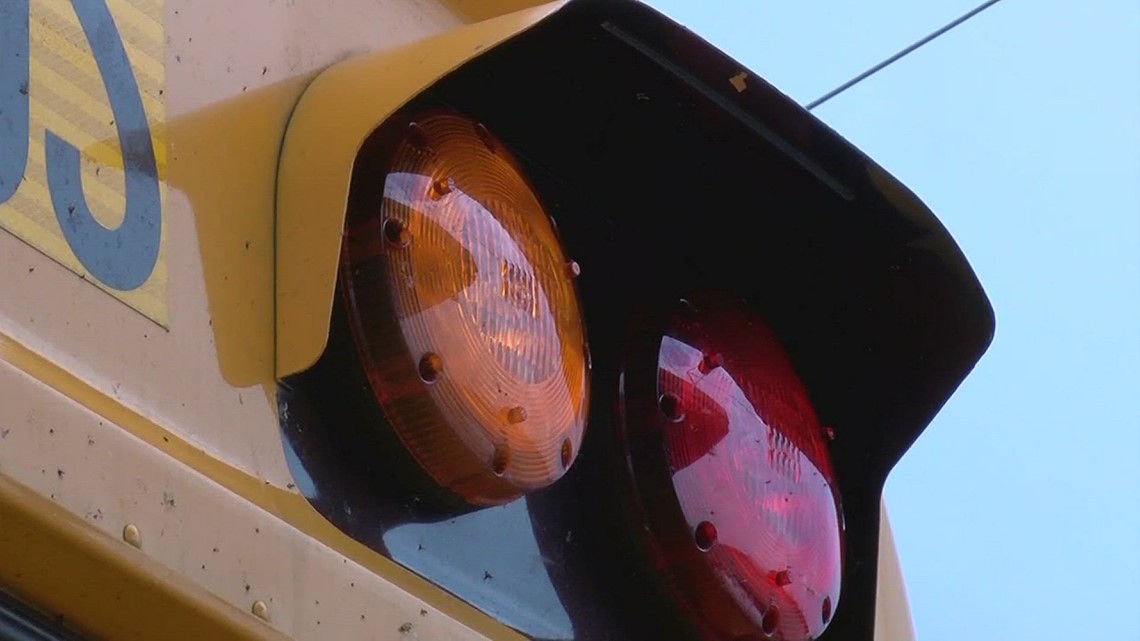 VERIFY | If a school bus has seat belts, do students have to buckle up while riding the bus? - Vimarsana News
