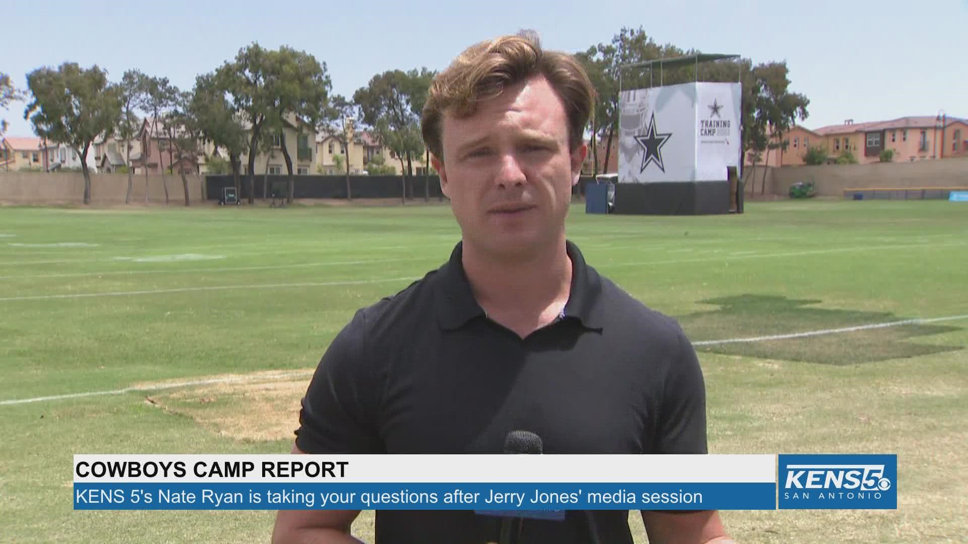 Dallas Cowboys owner Jerry Jones takes questions from the media at the  start of NFL football training camp, Tuesday, July 26, 2022, in Oxnard,  Calif. (AP Photo/Gus Ruelas Stock Photo - Alamy