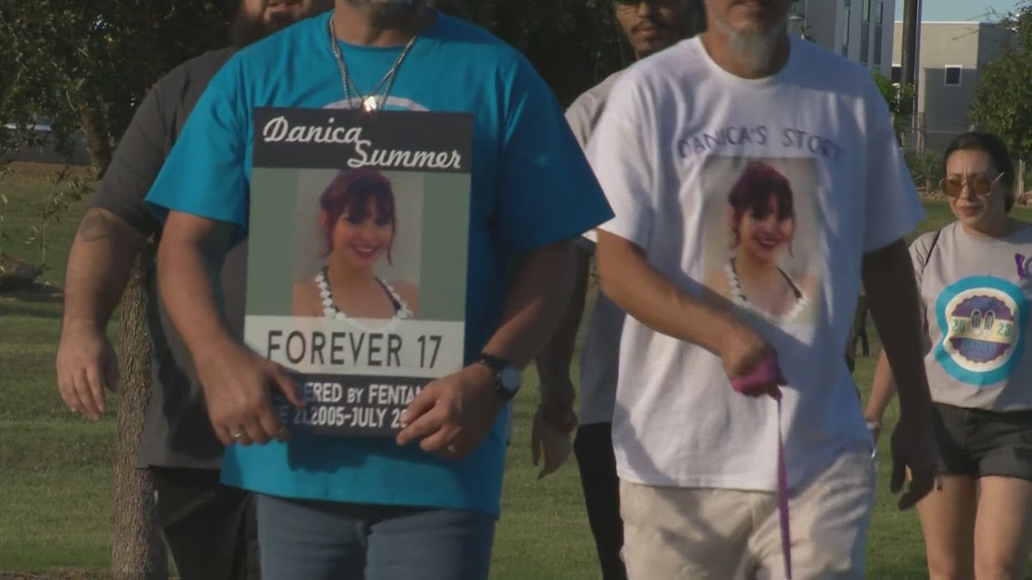 Families gathered on the south side in an effort to fight fentanyl with their feet - Vimarsana News