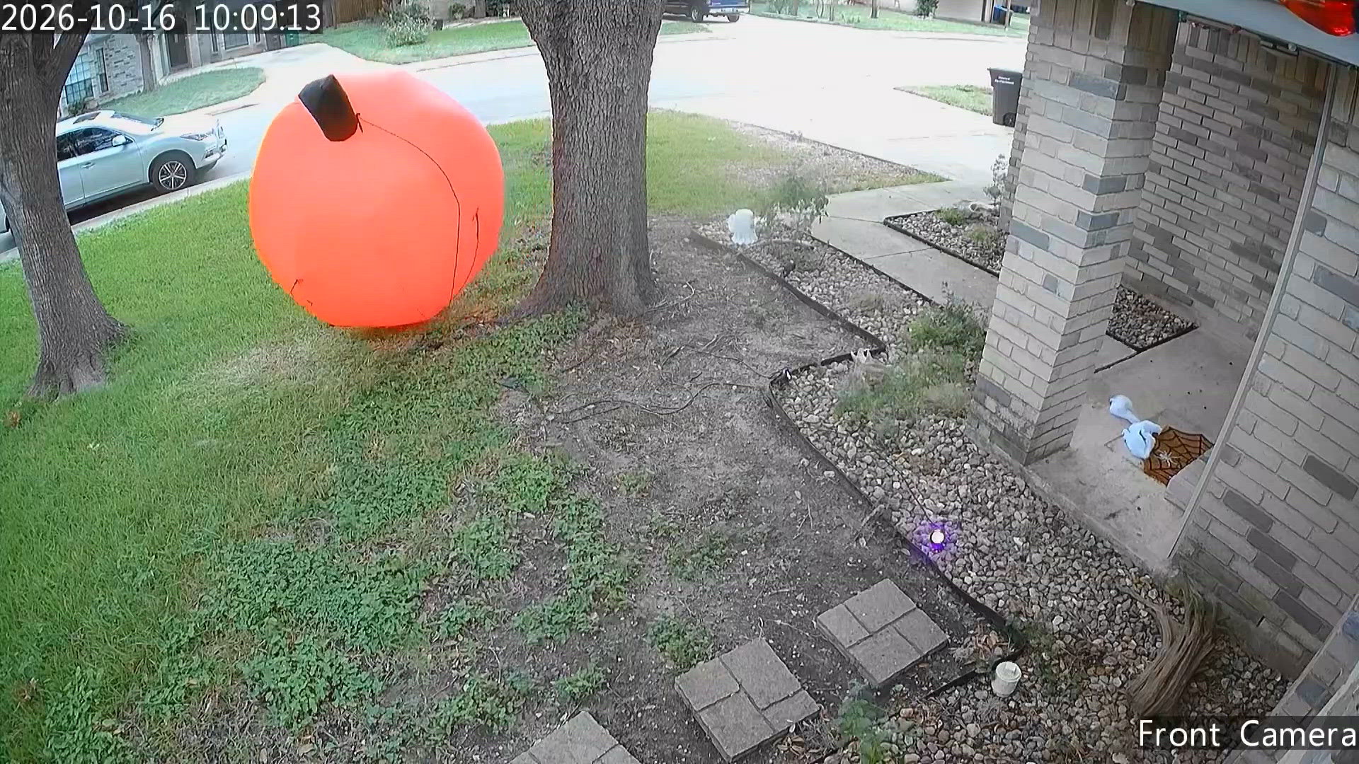 Gusty winds knock out power to thousands in San Antonio on Friday, send 7-foot inflatable pumpkin flying